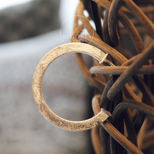 Cargar imagen en el visor de la galería, Argollas Ana Satinadas Plata