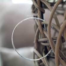 Cargar imagen en el visor de la galería, Argollas Delgadas Plata