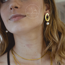 Cargar imagen en el visor de la galería, Aros Julieta Perla Oro