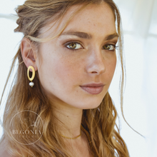 Cargar imagen en el visor de la galería, Aros Julieta Perla Oro