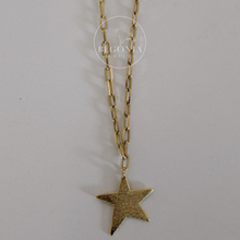 Cargar imagen en el visor de la galería, Collar Estrella Asimétrica Mate Oro
